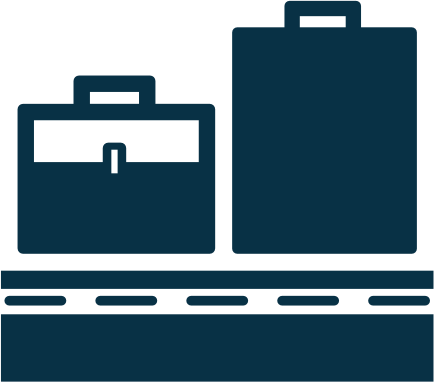 Passageiro sem mala no aeroporto após bagagem extraviada, veja como exigir indenização.