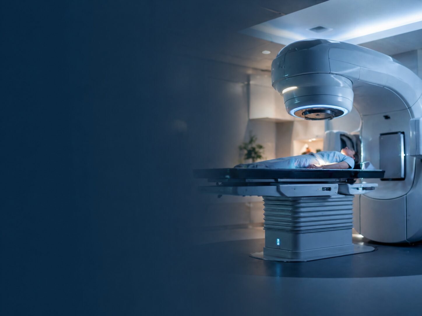 Acelerador linear de radioterapia IMRT em centro oncológico — cobertura obrigatória pelo plano de saúde para próstata, cabeça e pescoço, mama e tumores ginecológicos conforme Lei 14.454/2022 e Súmula 102 TJSP